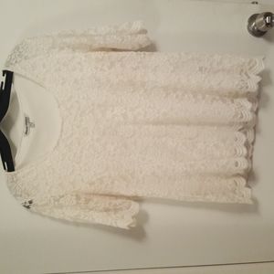 Short sleeved white lace crew neck top